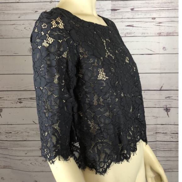 Club Monaco Black Lace Cropped Top scalloped hems back button closing size small - Picture 7 of 12